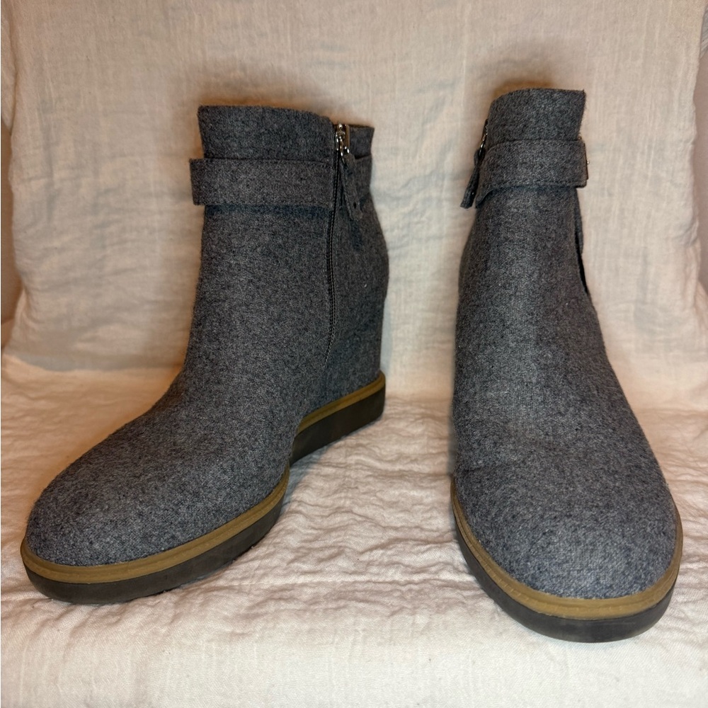 Dr. Scholl's Gray Wedge Boots